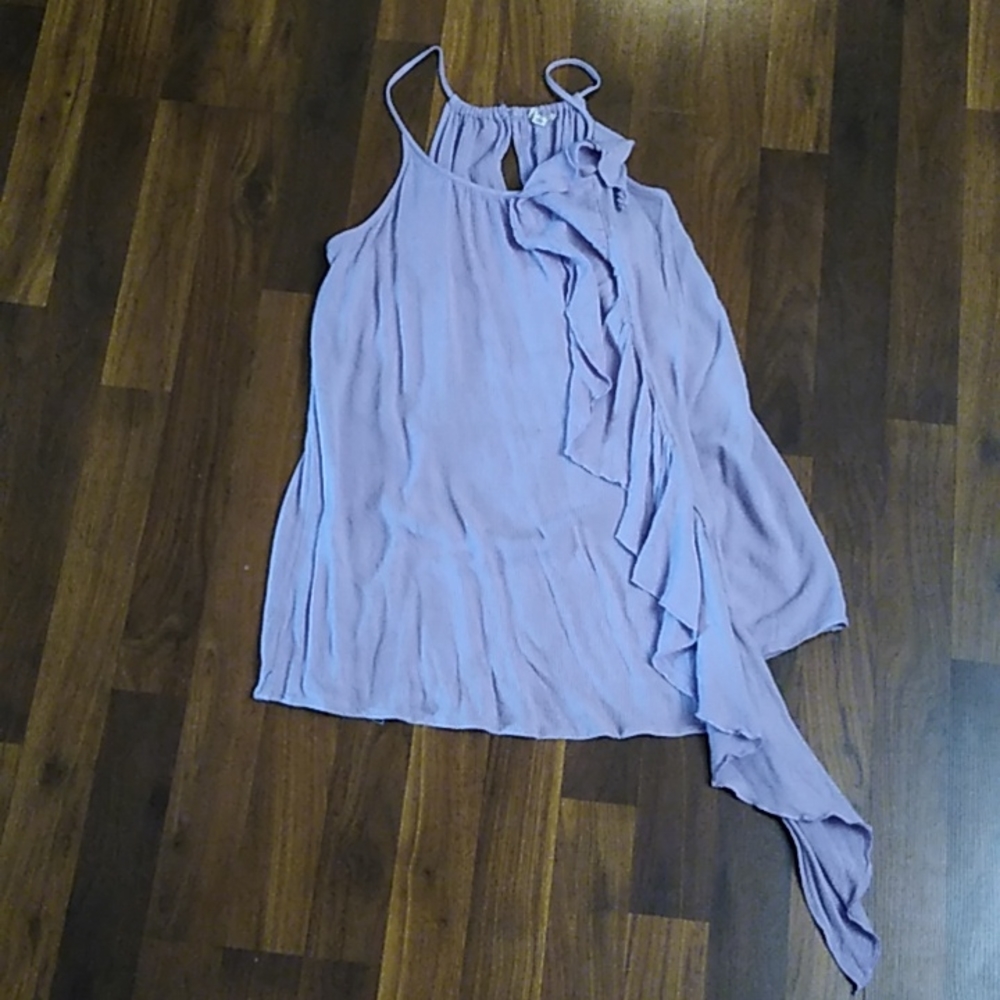 Flowy tank